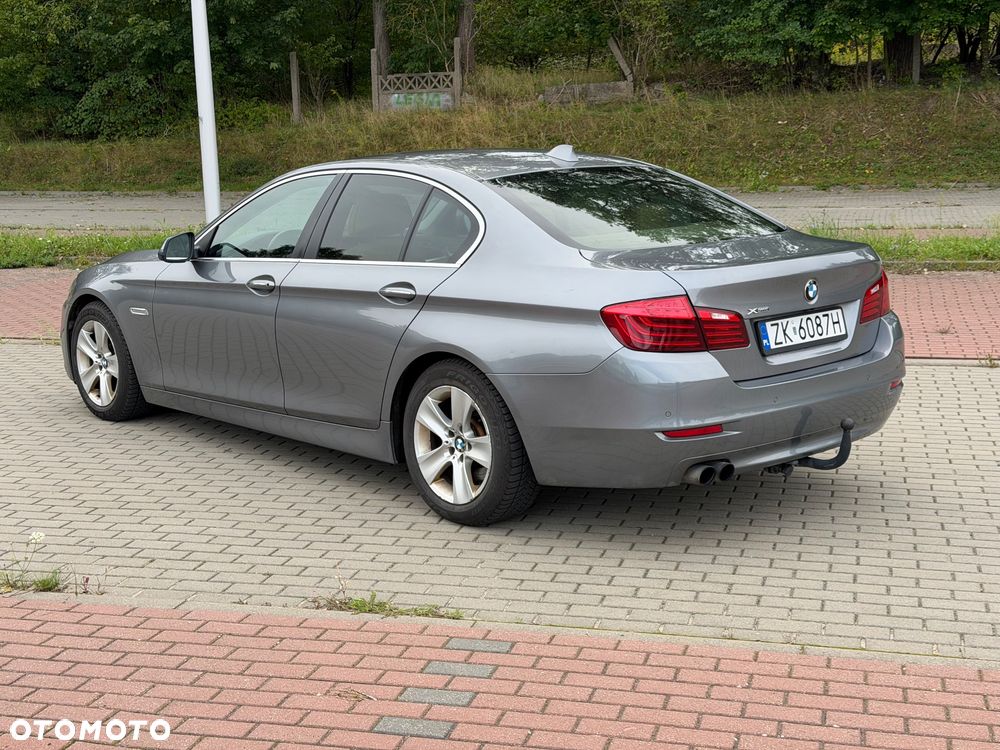 BMW Seria 5 525d xDrive - 6