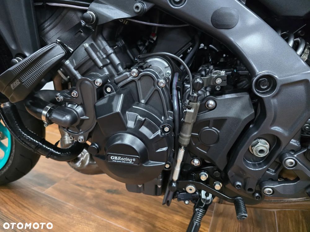 Yamaha MT - 12