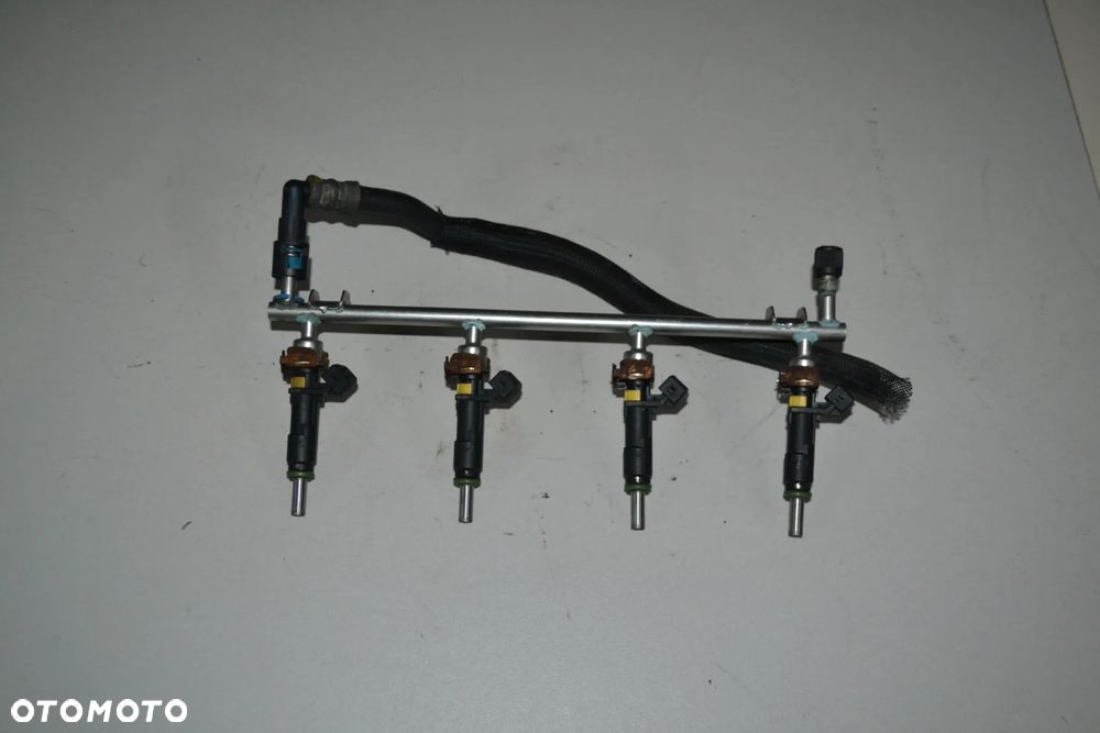 OPEL ASTRA H ZAFIRA B VECTRA C 1,8 B LISTWA WTRYSKOWA WTRYSKI 55353806 - 2