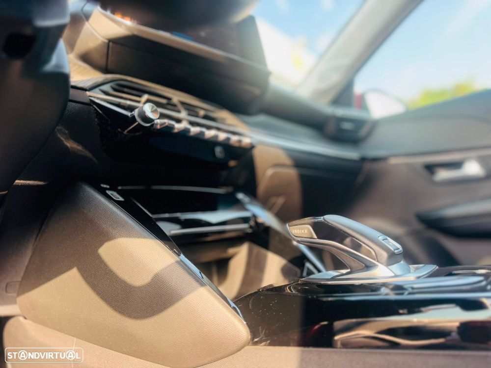 Peugeot 208 1.2 PureTech Allure Pack EAT8 - 27
