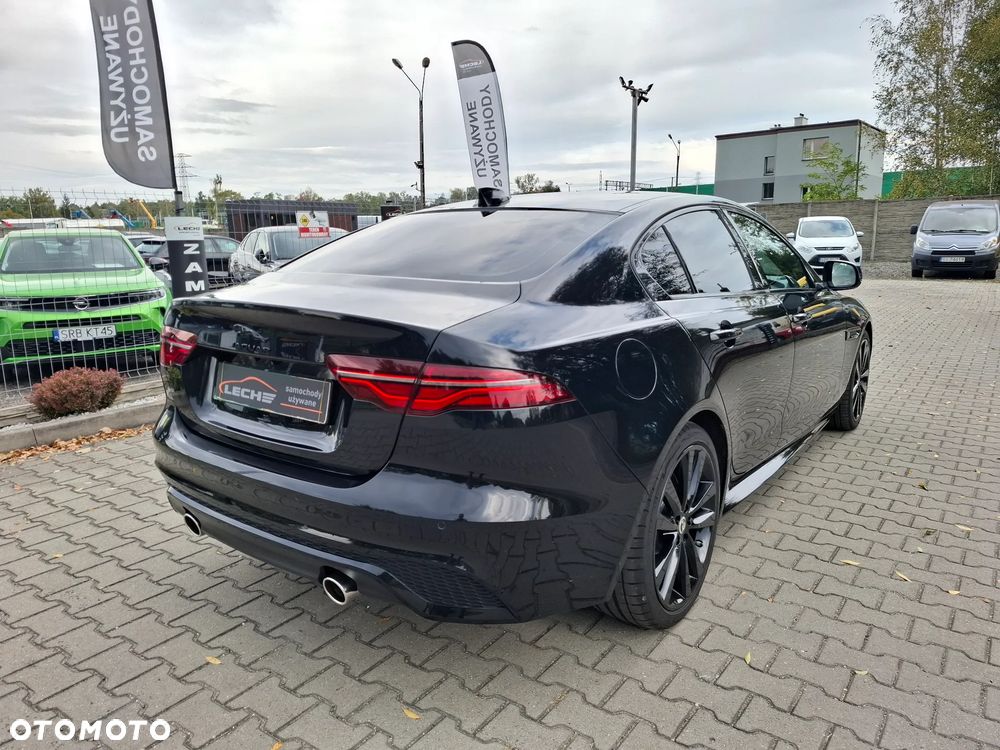 Jaguar XE - 33