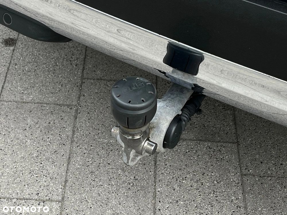 Mercedes-Benz GLC 300 e 4-Matic - 13