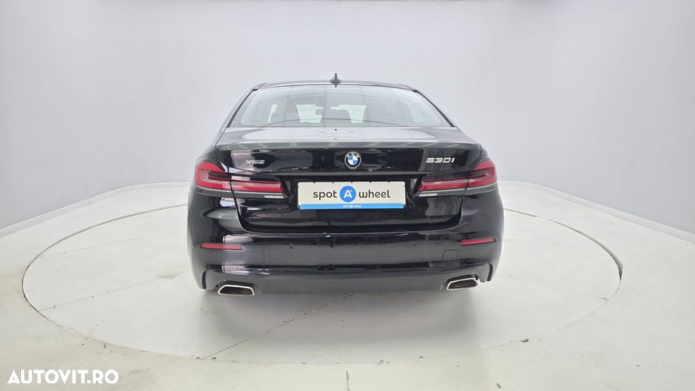 BMW Seria 5 530i xDrive AT MHEV - 7