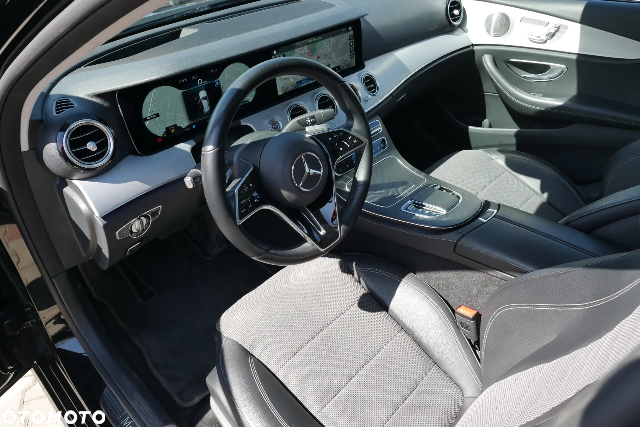 Mercedes-Benz Klasa E 220 d 4Matic T 9G-TRONIC Avantgarde - 22