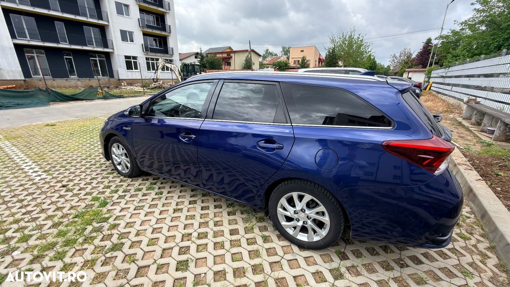 Toyota Auris 1.8 VVT-i Automatik Executive - 2