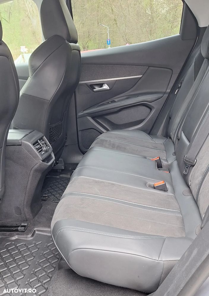 Peugeot 3008 1.2 PureTech Turbo S&S Allure - 15