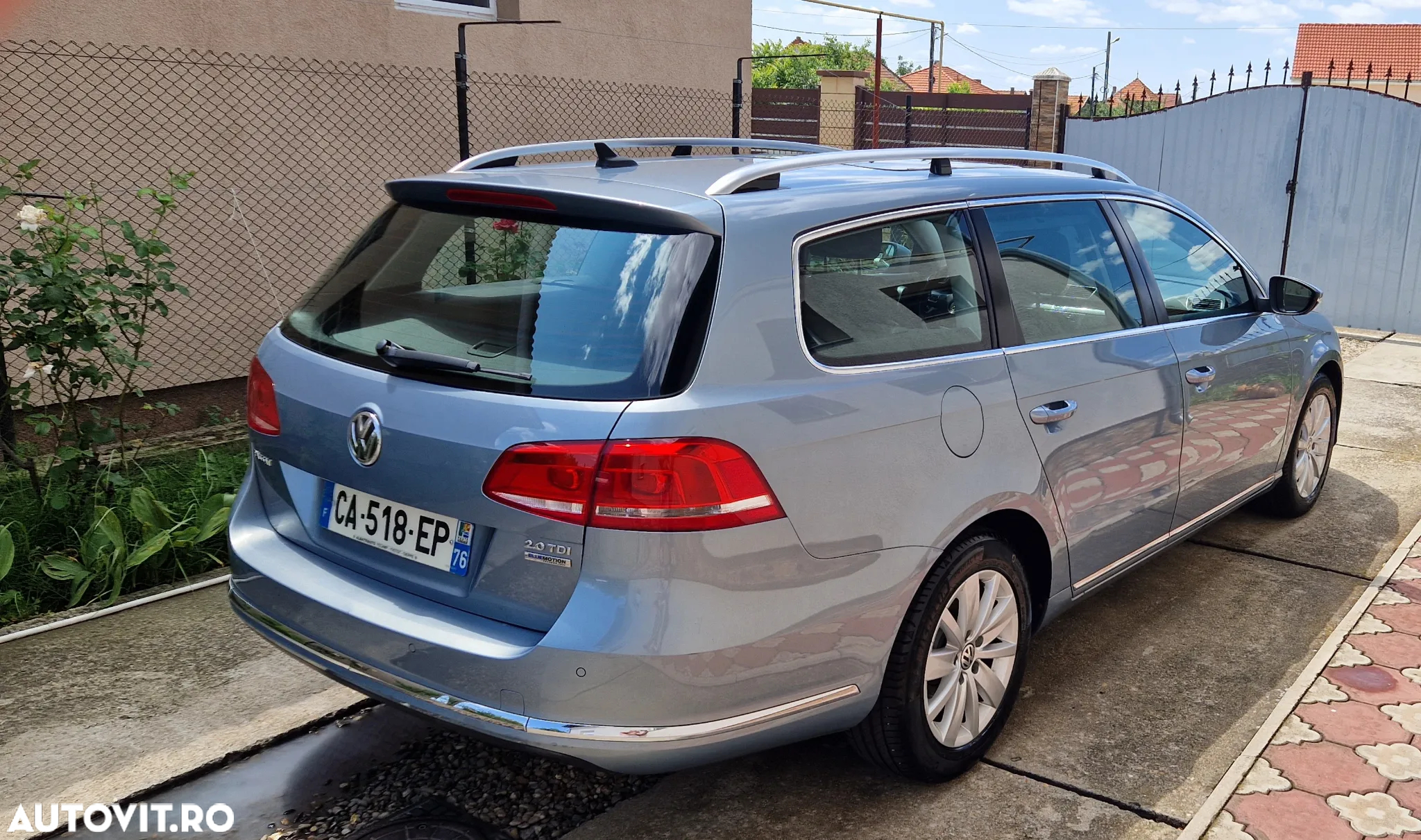 Volkswagen Passat Variant 2.0 TDI Blue TDI Comfortline - 11