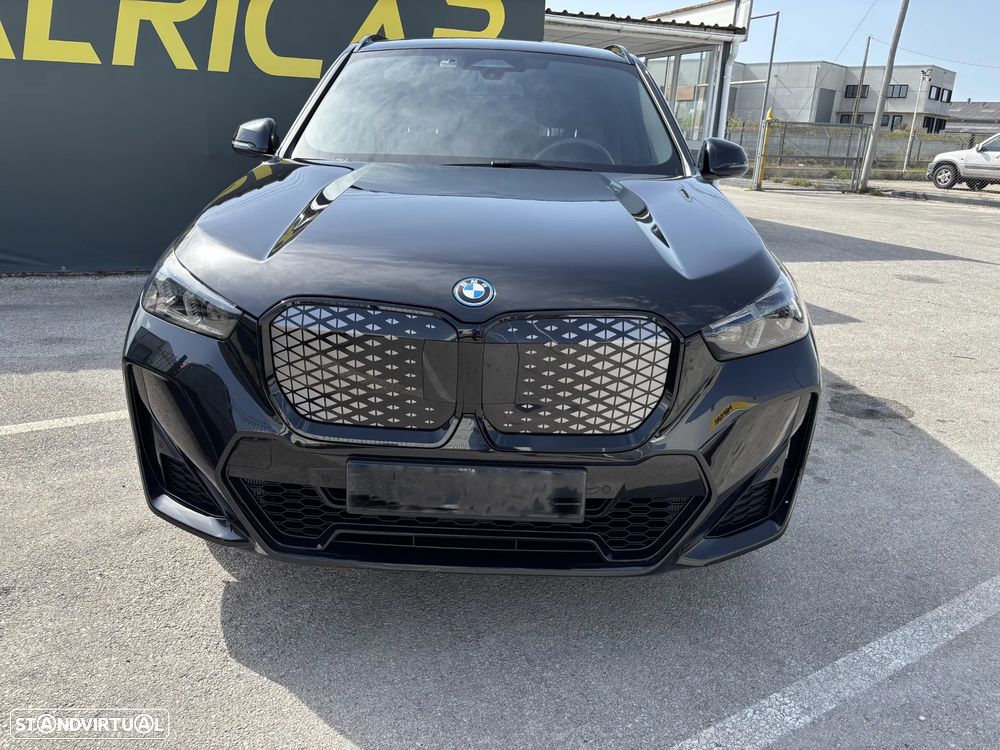 BMW iX1 eDrive20 Pack Desportivo M Pro - 2