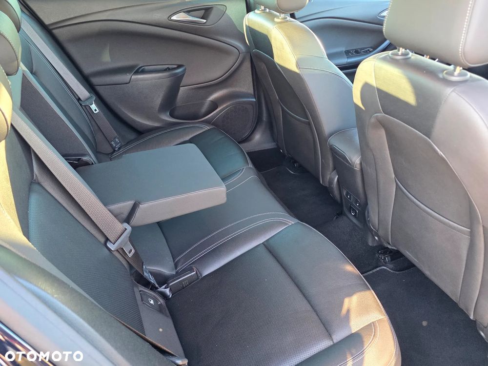 Opel Insignia - 12