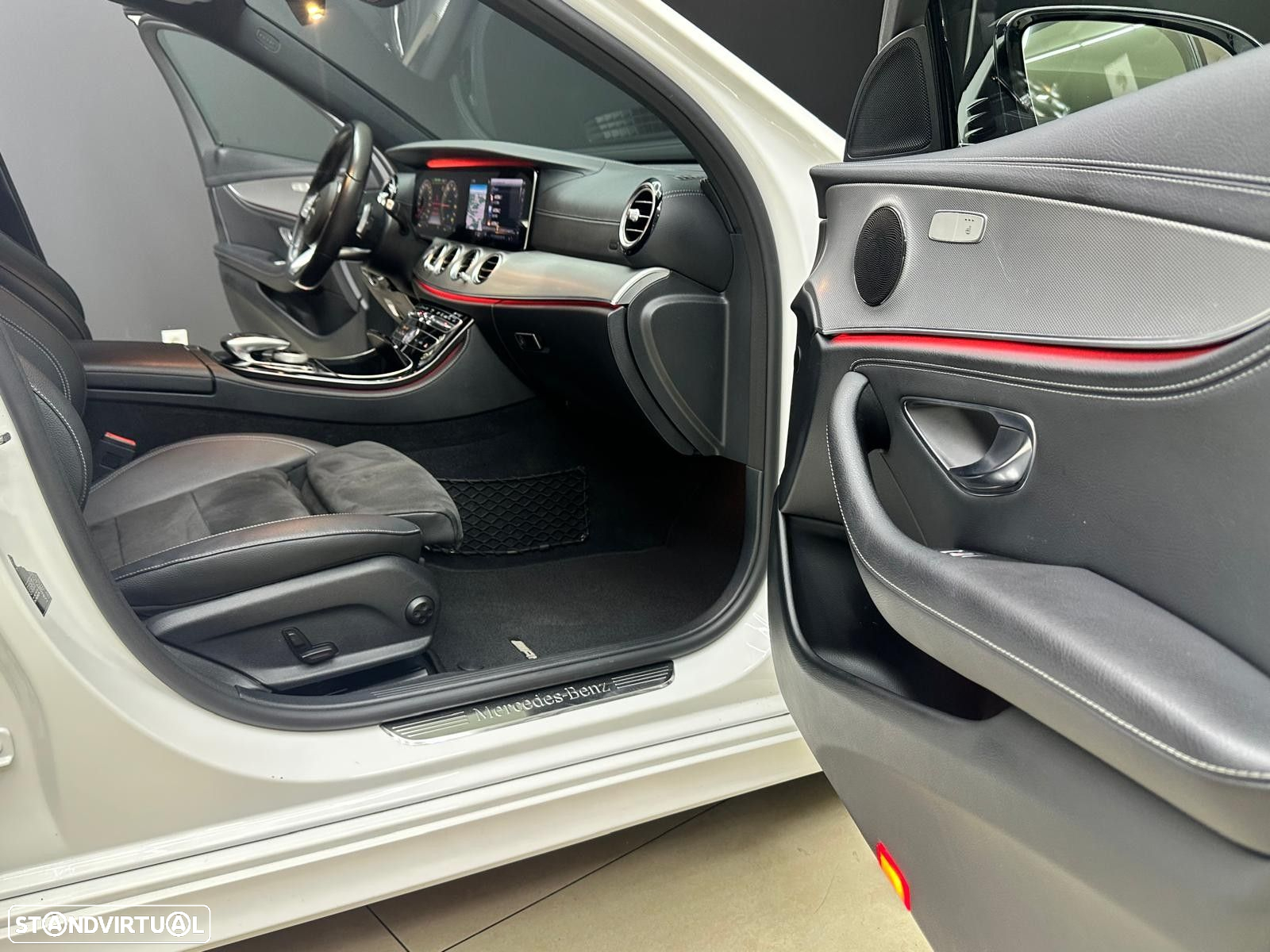 Mercedes-Benz E 300 de AMG Line - 26