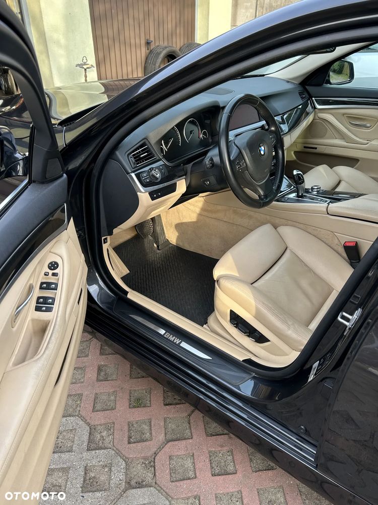 BMW Seria 5 525d - 8