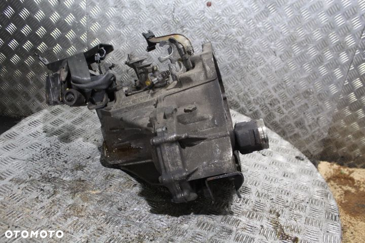 SKRZYNIA BIEGÓW TOYOTA YARIS II 1.0 - 2