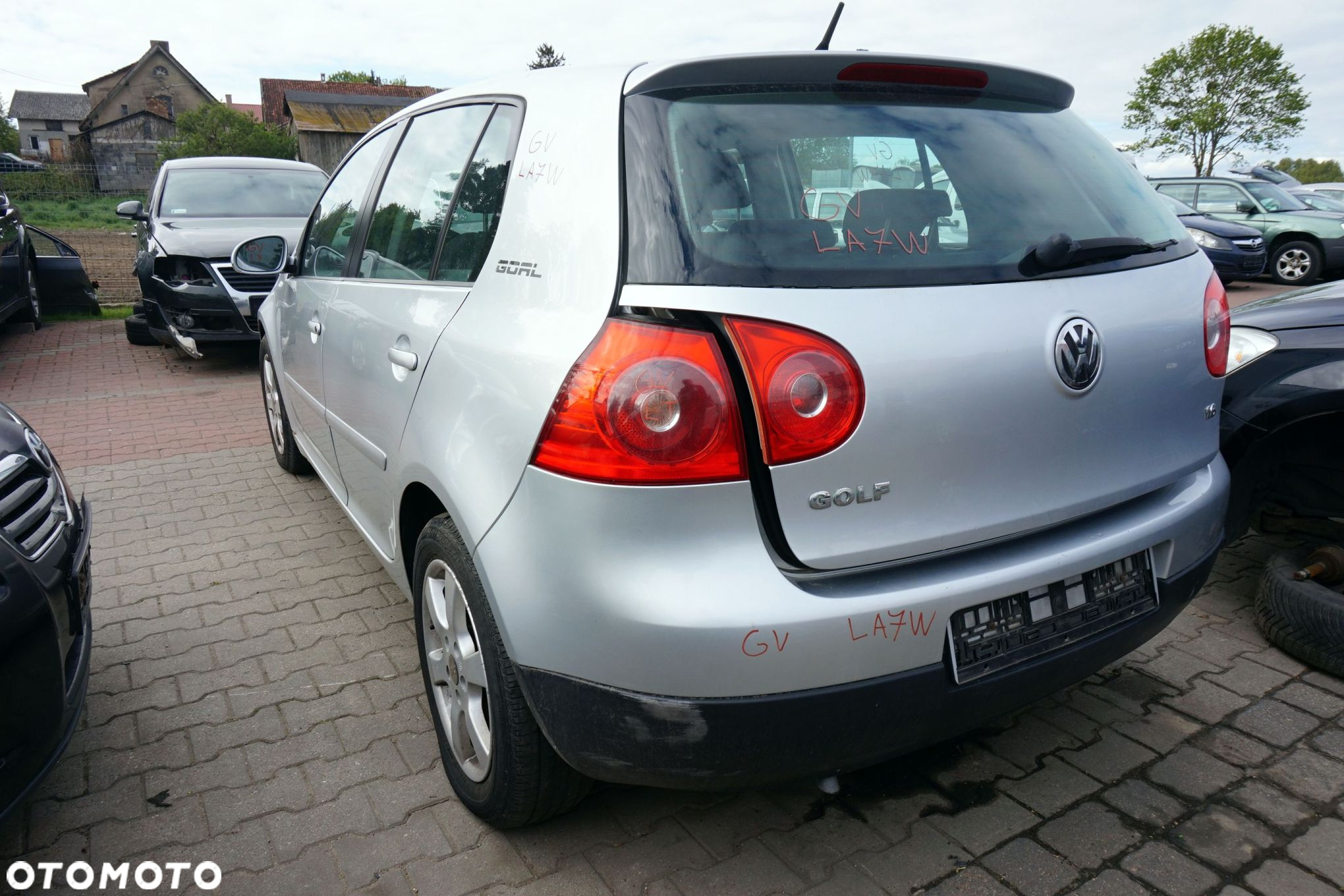 VOLKSWAGEN GOLF V 5D HB 2006 LA7W 1.6 8V BSE 102KM FVH SREBRNY na części - 3