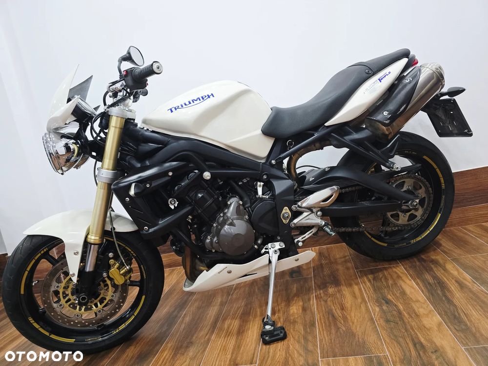 Triumph Street Triple - 18