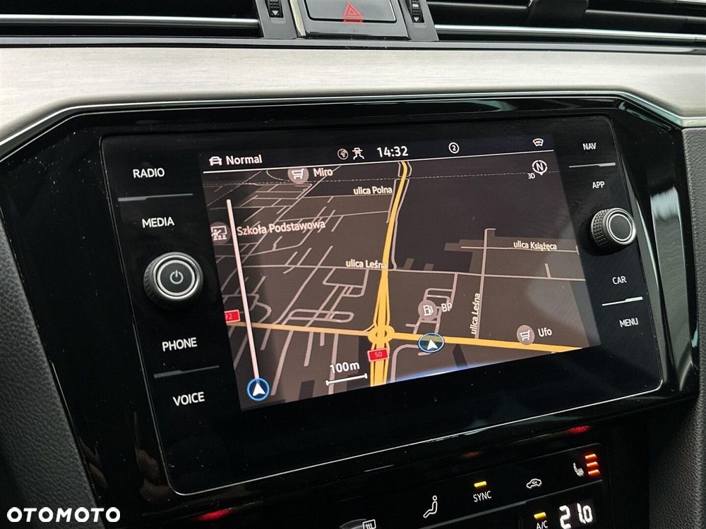 Volkswagen Passat - 24