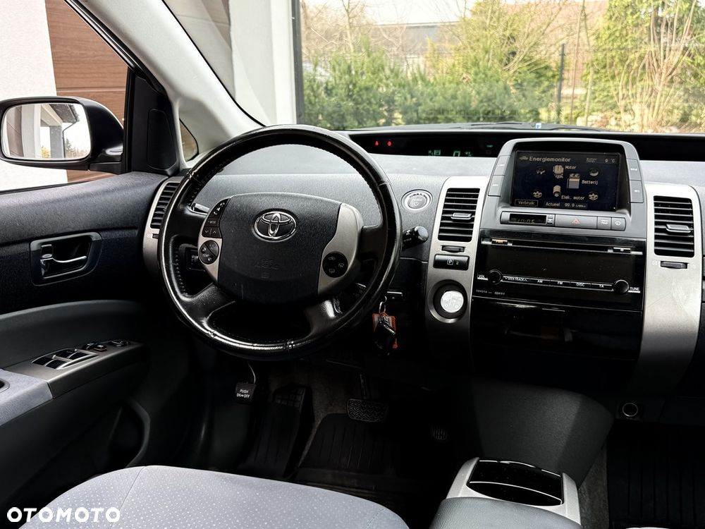 Toyota Prius 1.5 VVT-i Sol - 31