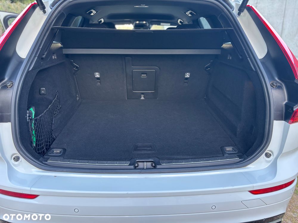 Volvo XC 60 T4 R-Design - 17