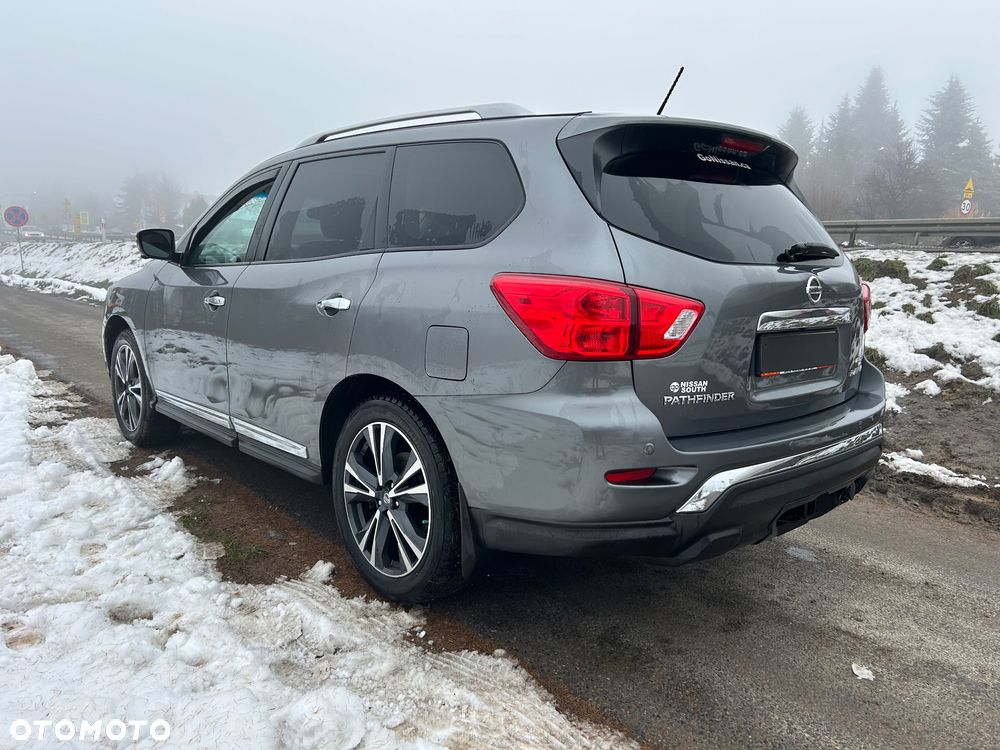 Nissan Pathfinder - 5