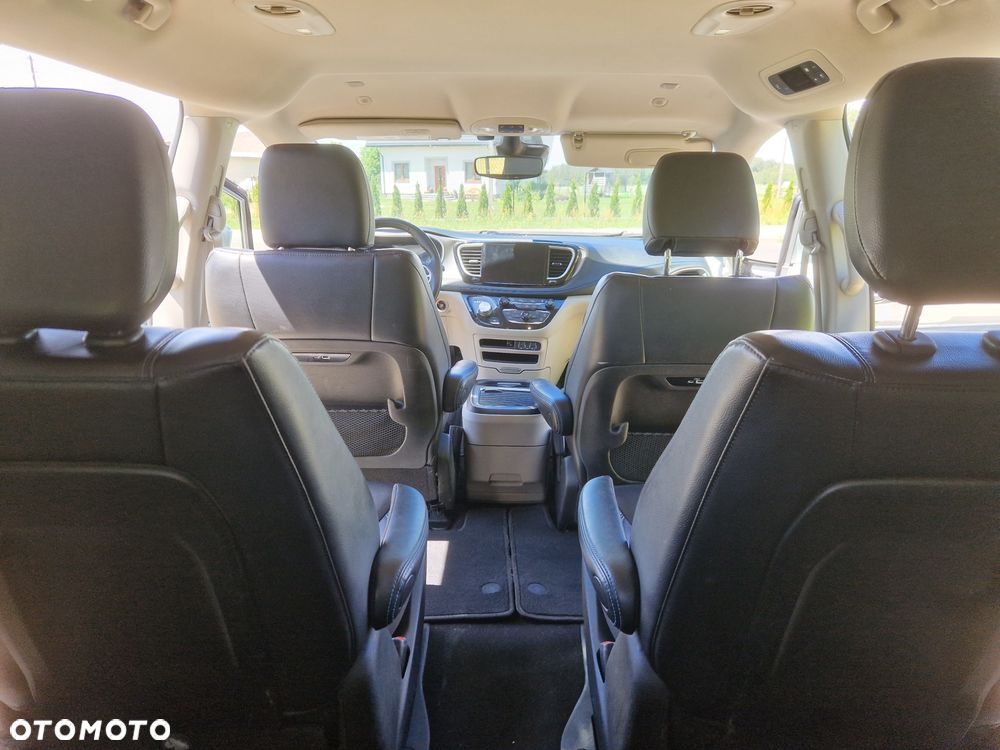 Chrysler Pacifica - 20