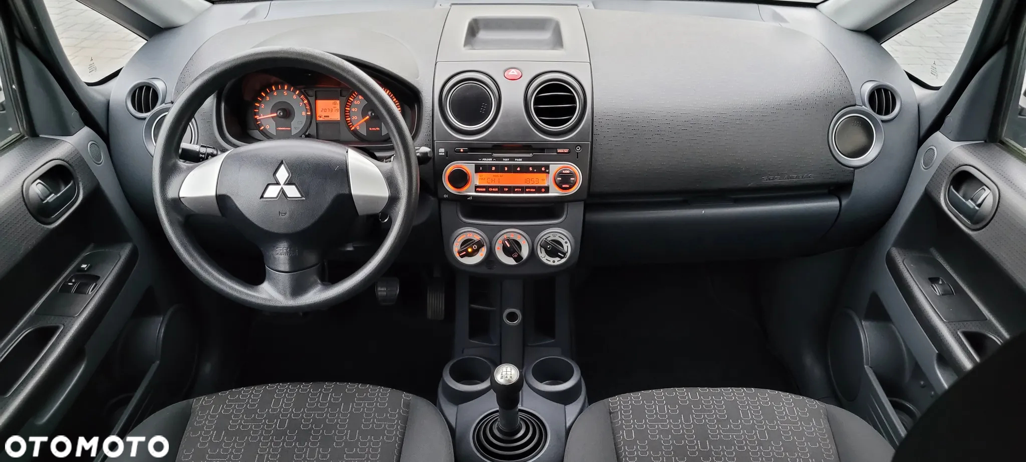Mitsubishi Colt - 9