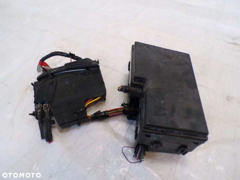 FORD KUGA MK2 LIFT SKRZYNKA BEZPIECZNIKÓW GV4T-14K733-BMG - 4