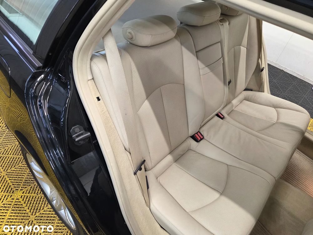 Mercedes-Benz Klasa E 320 CDI T Avantgarde - 16