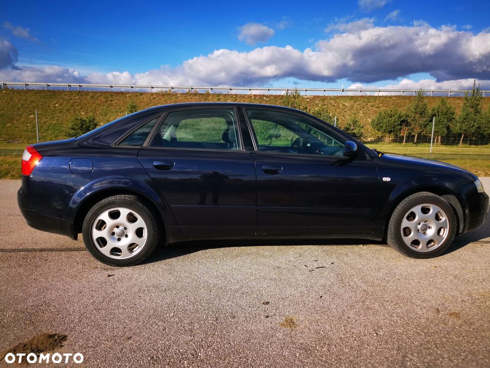 Audi A4 Limousine - 5