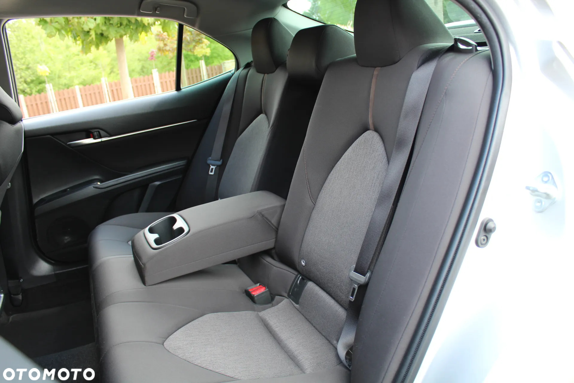 Toyota Camry 2.5 Hybrid Comfort CVT - 37