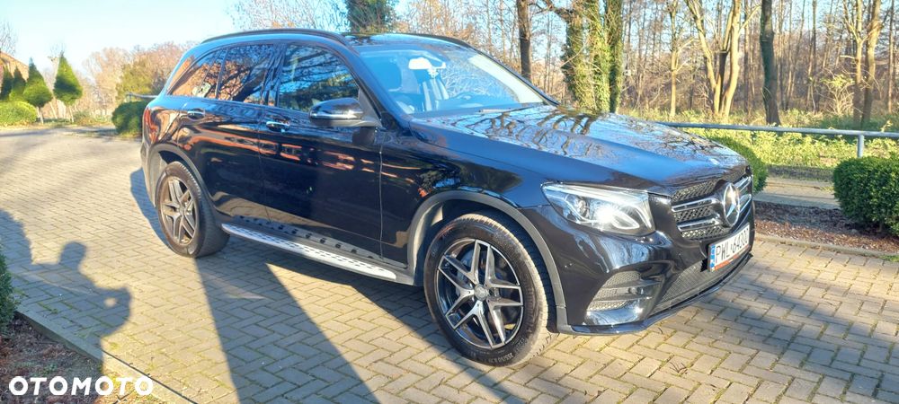 Mercedes-Benz GLC 300 4Matic 9G-TRONIC AMG Line - 3