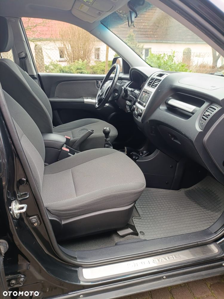 Kia Sportage 2.0 Tour - 2