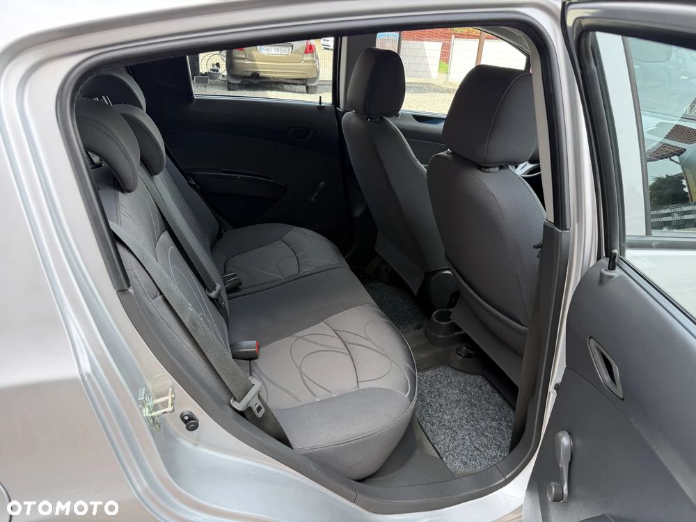 Chevrolet Spark 1.0 LT - 26