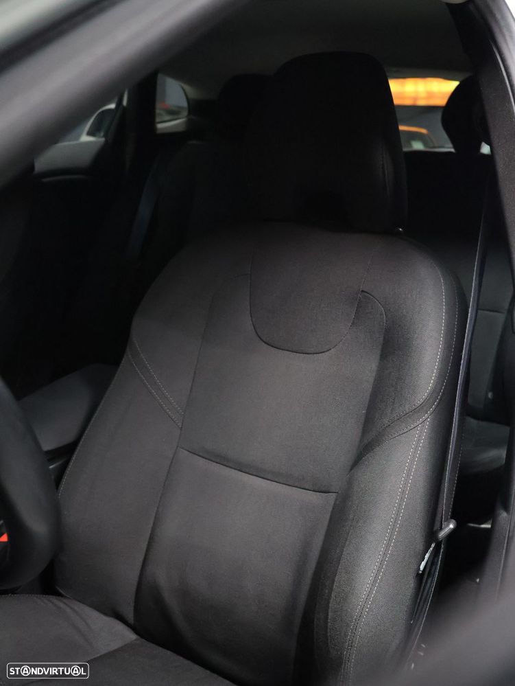 Volvo V40 1.6 D2 Momentum - 8