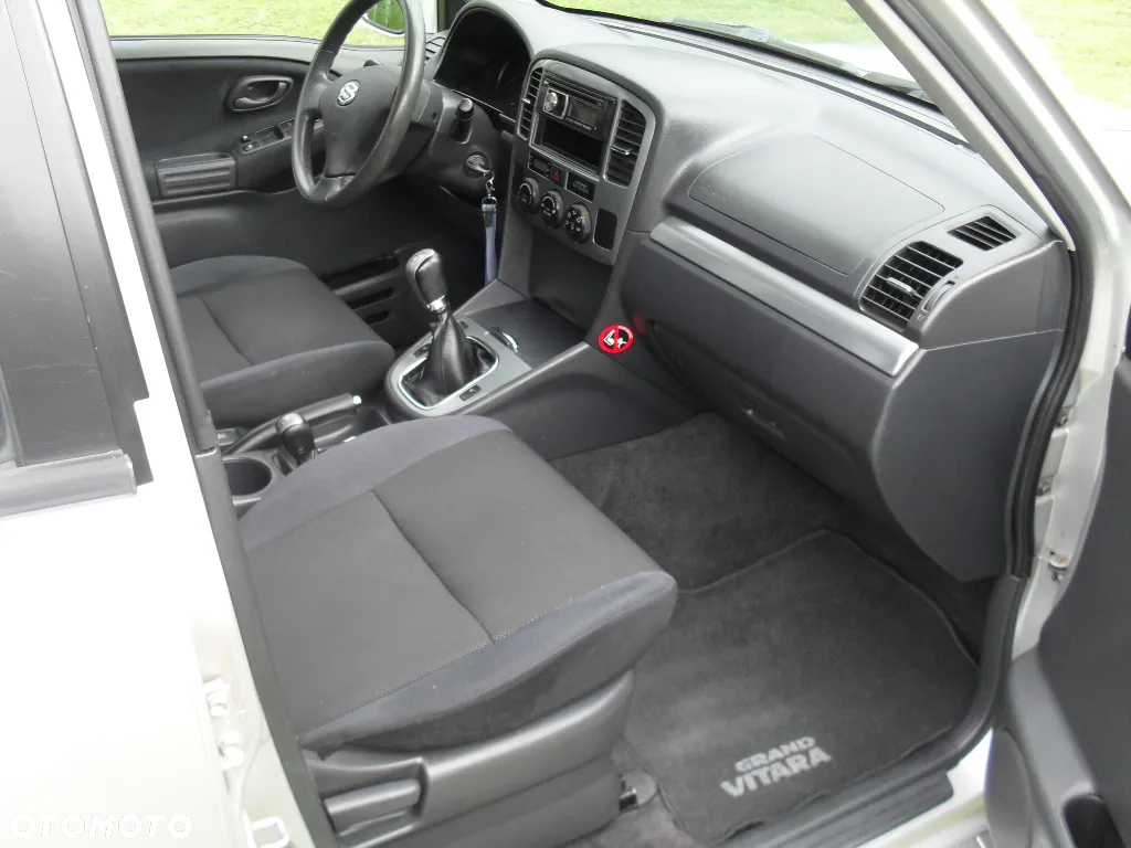 Suzuki Grand Vitara 2.0 HDi - 13