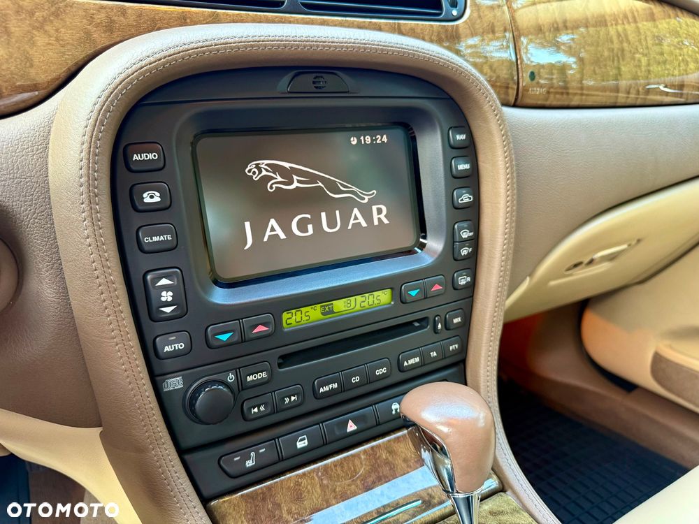 Jaguar S-Type 2.7 V6 D Executive - 32