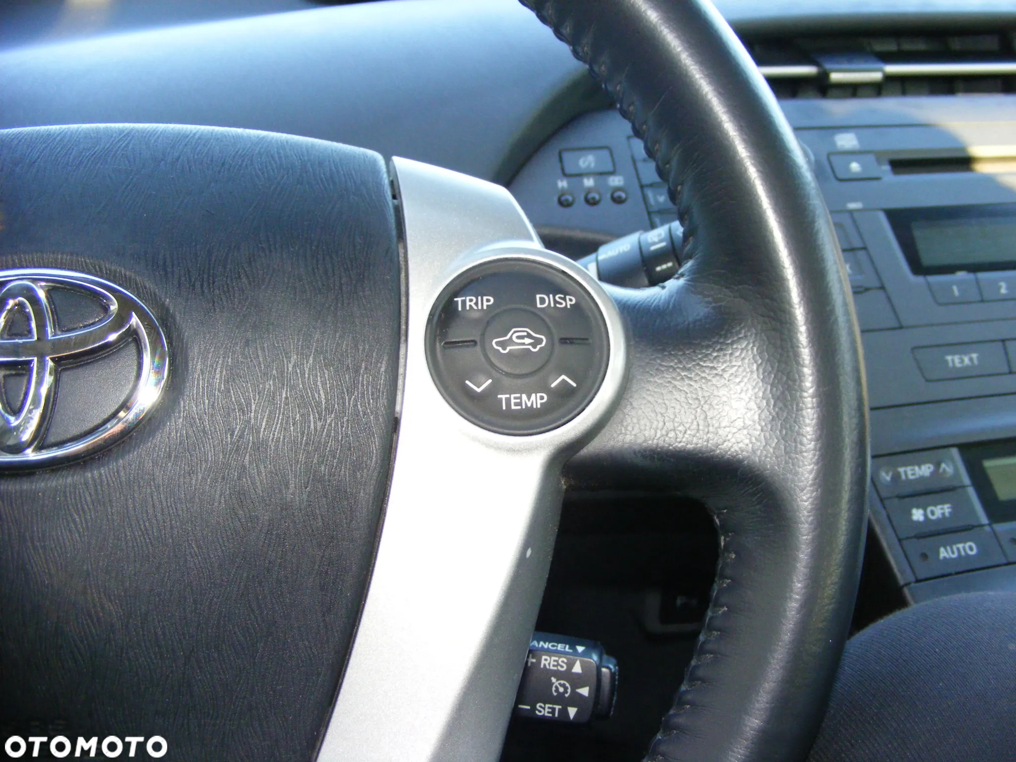 Toyota Prius (Hybrid) Executive - 19