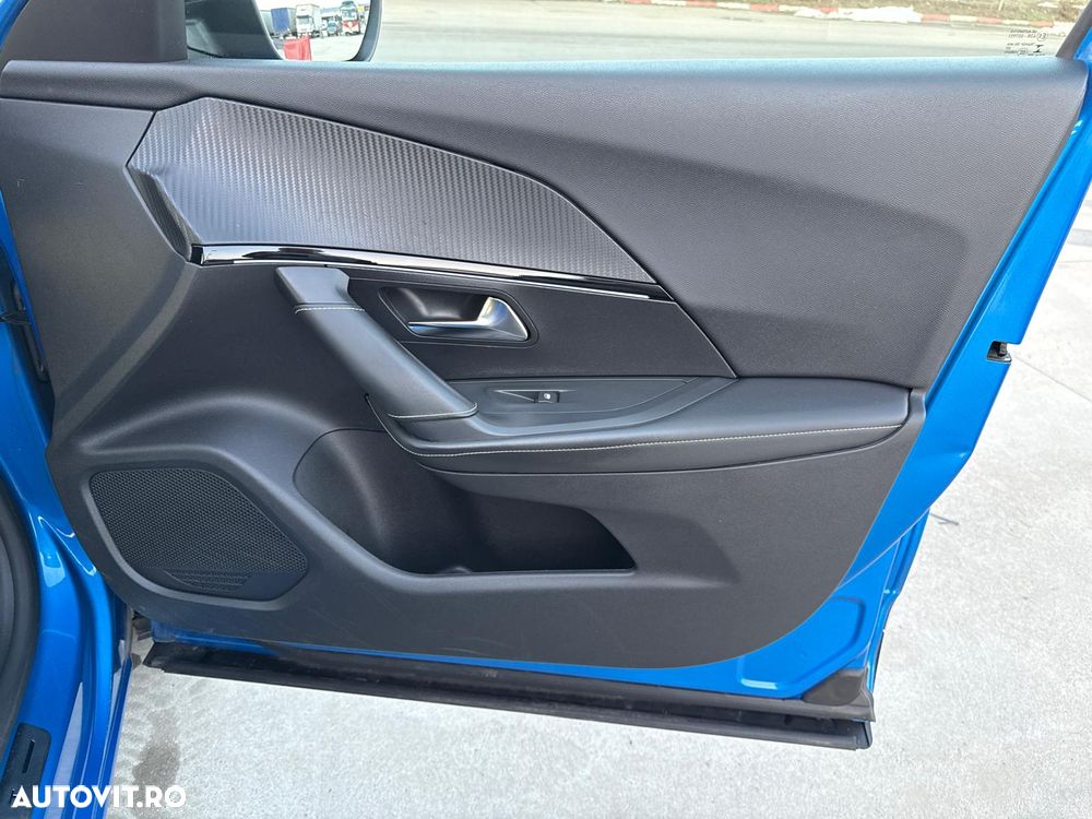 Peugeot 2008 PureTech 130 EAT8 GT Exclusive - 40