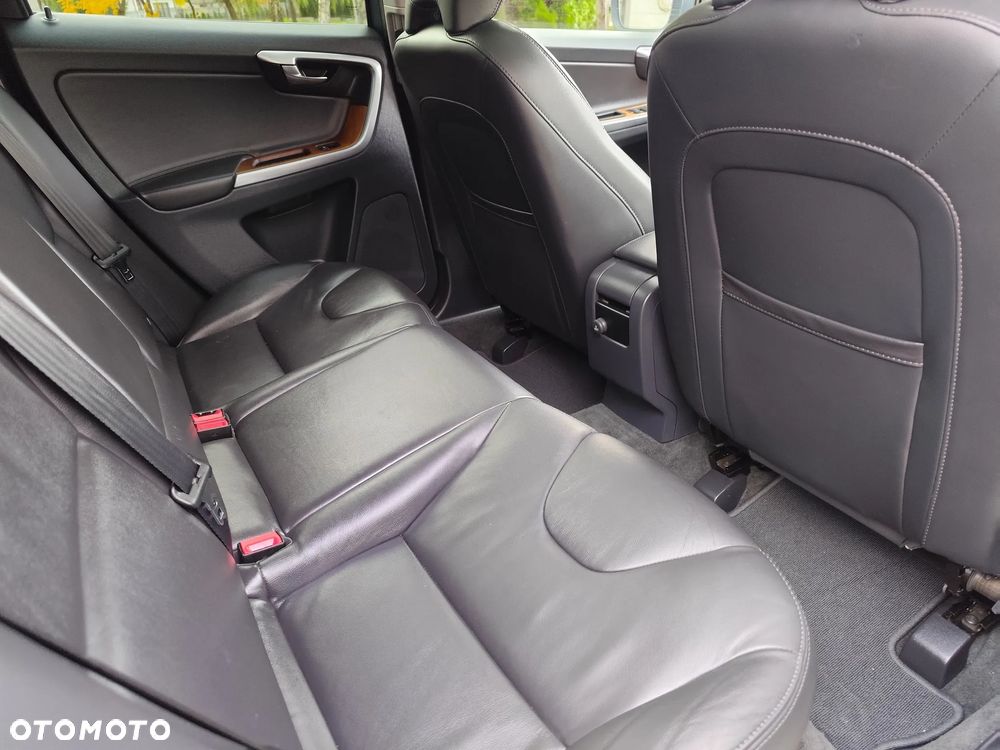 Volvo XC 60 T5 AWD Geartronic Summum - 27