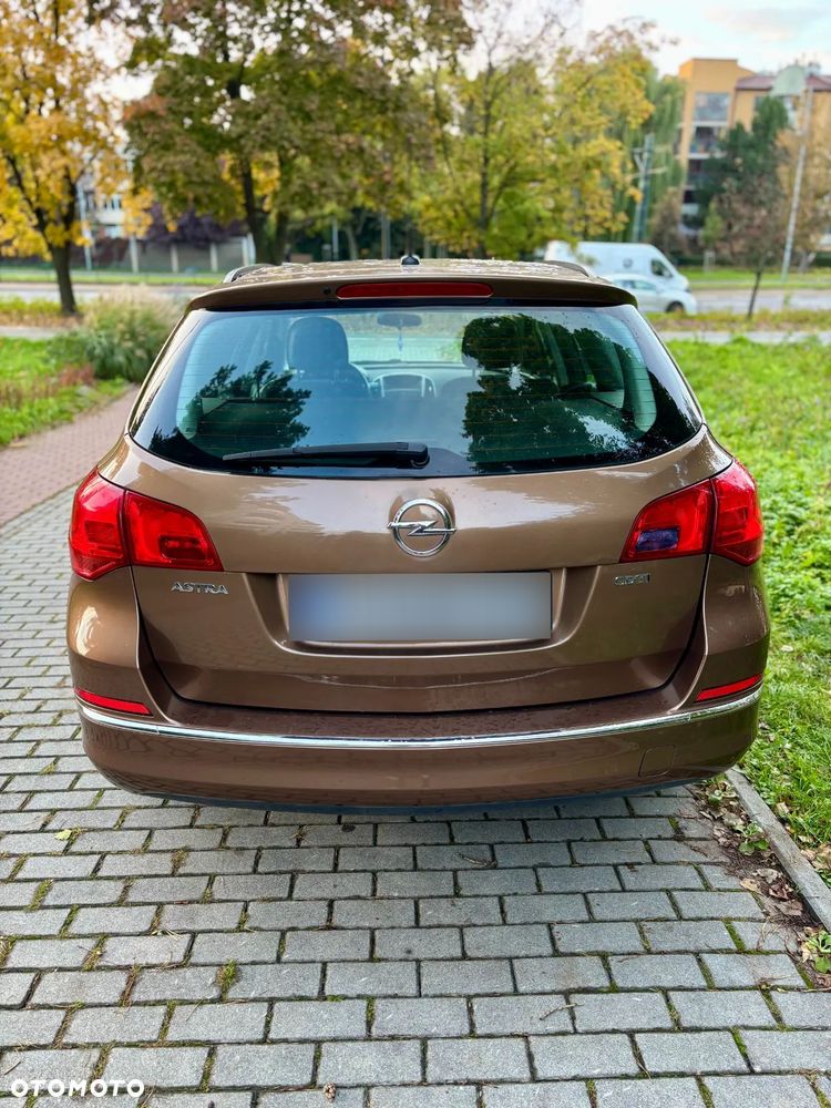 Opel Astra IV 1.6 CDTI Essentia - 3