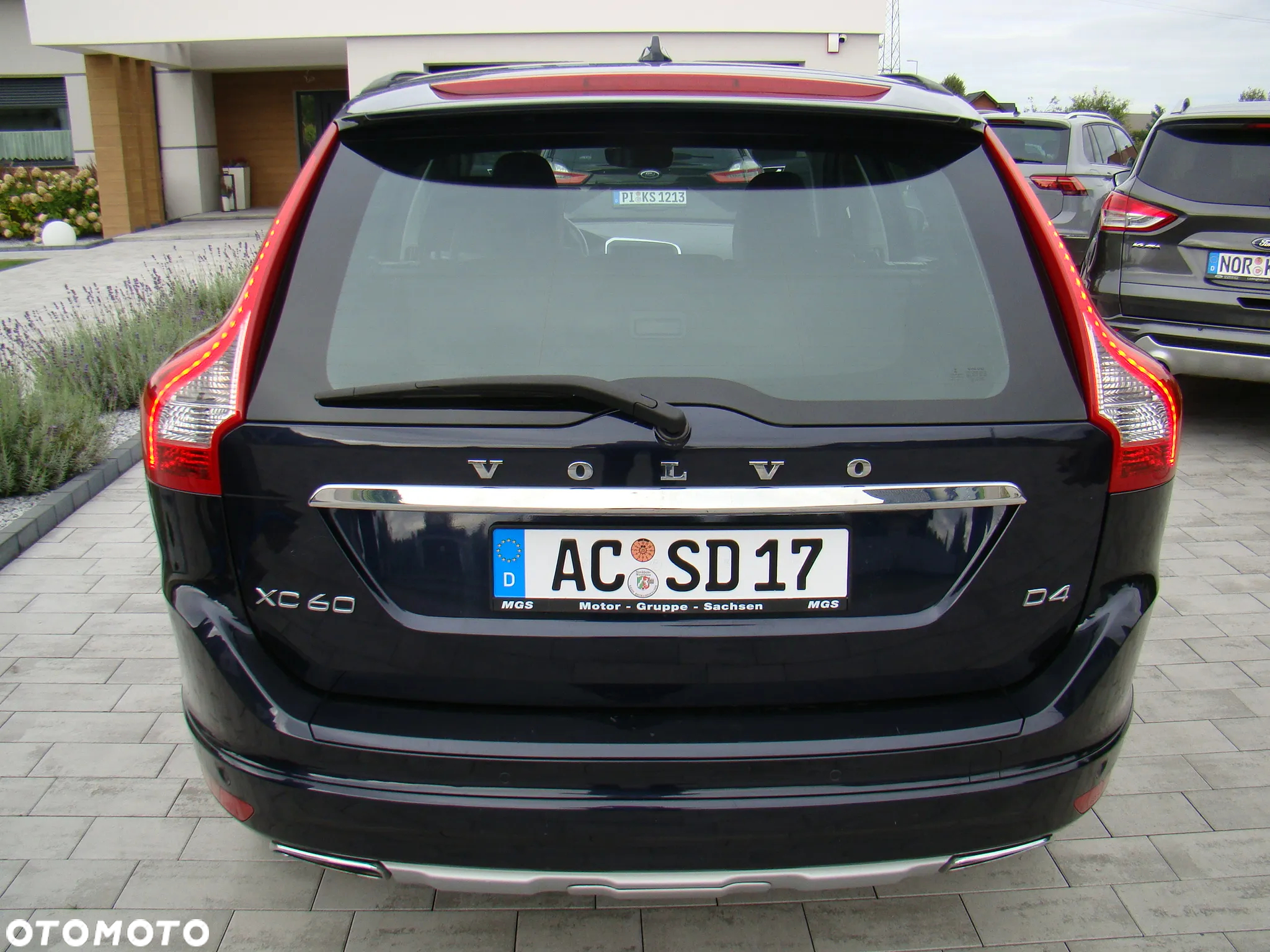 Volvo XC 60 D4 Momentum Pro - 10