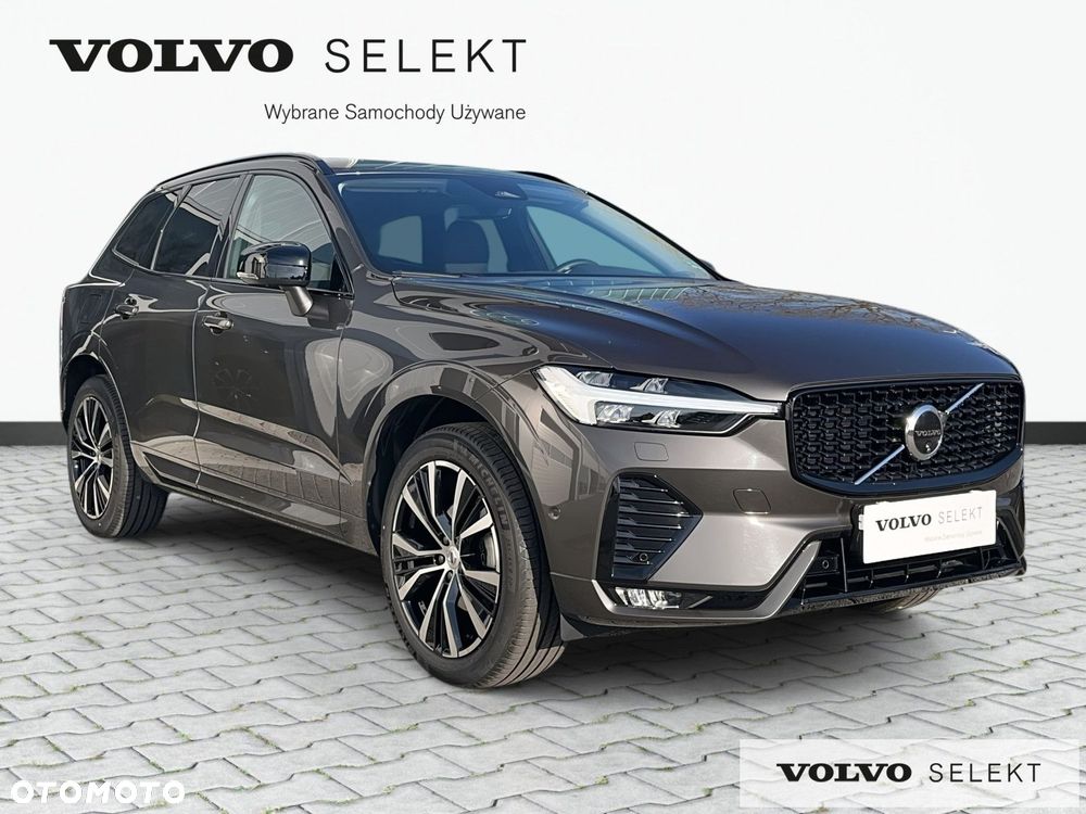 Volvo XC 60 B5 B AWD Plus Dark - 4