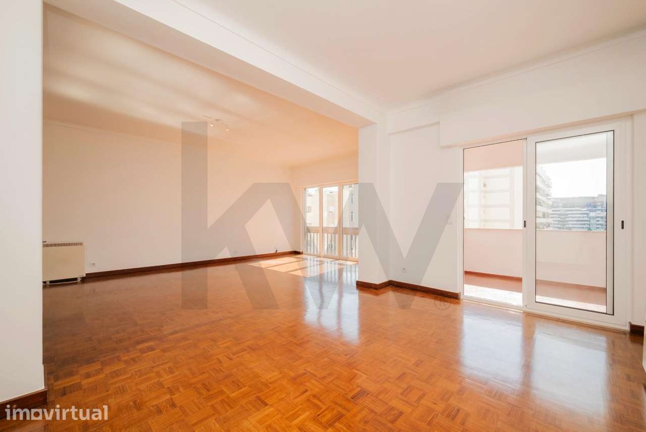 ​​​​​​​​​​​​​​​​​​​​​​​​​​​​Exclusivo Apartamento T3 em Miraflores na - Grande imagem: 2/40