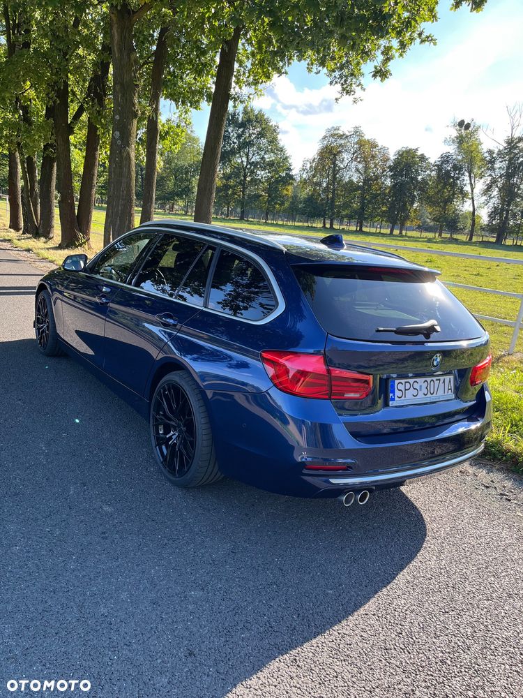 BMW Seria 3 320i xDrive Luxury Line - 23
