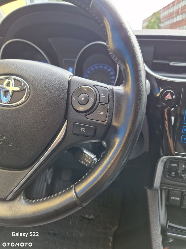 Toyota Auris 1.6 Premium Comfort - 19