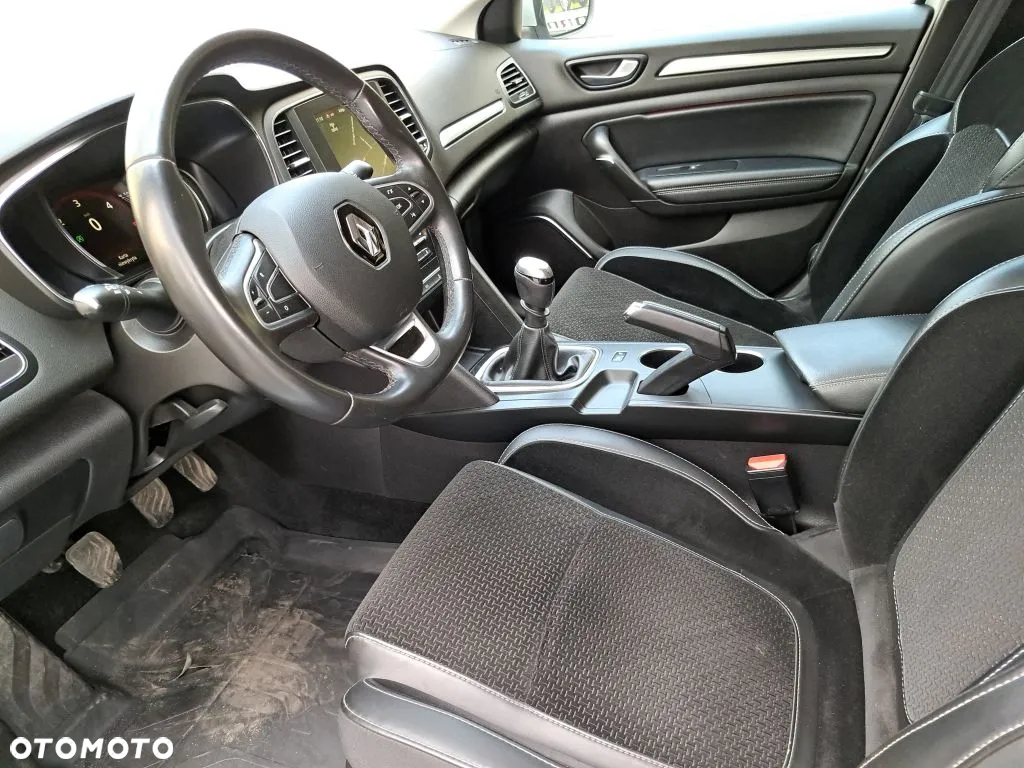 Renault Megane 1.5 Blue dCi Intens - 11
