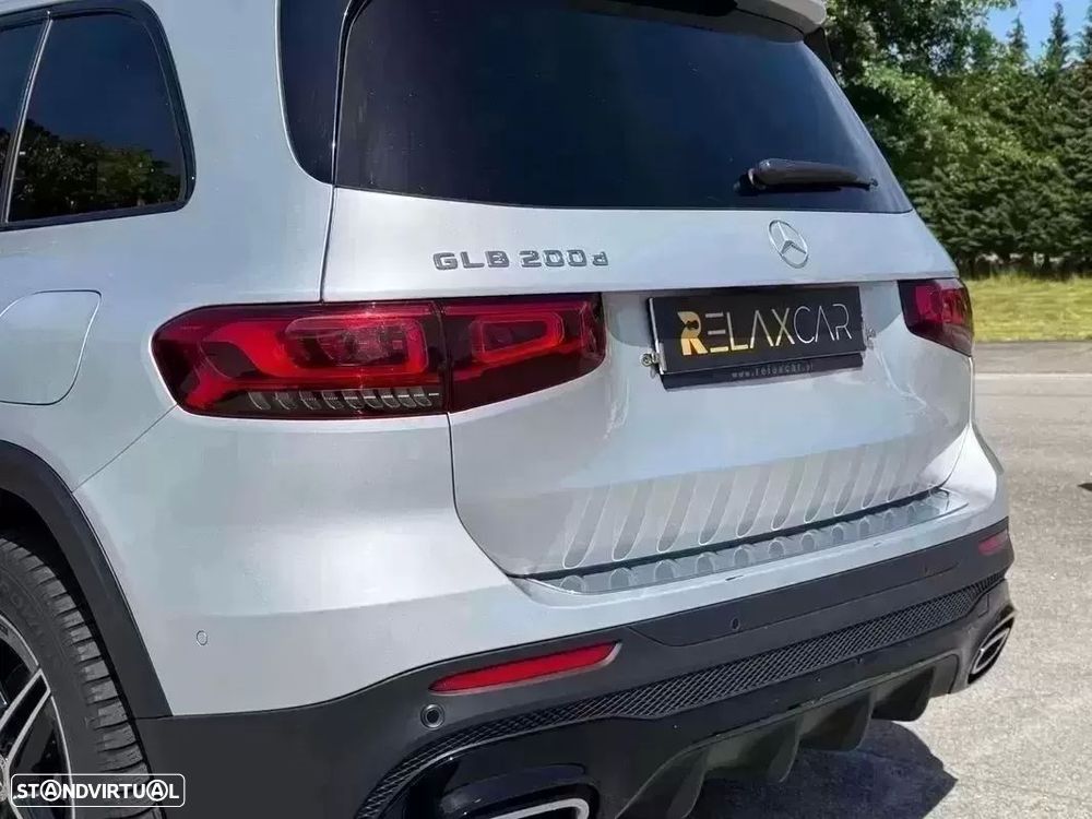 Mercedes-Benz GLB 200 d AMG Line - 14