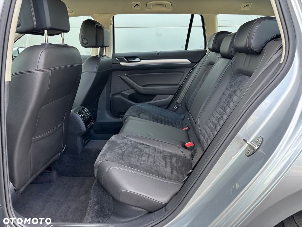 Volkswagen Passat - 25