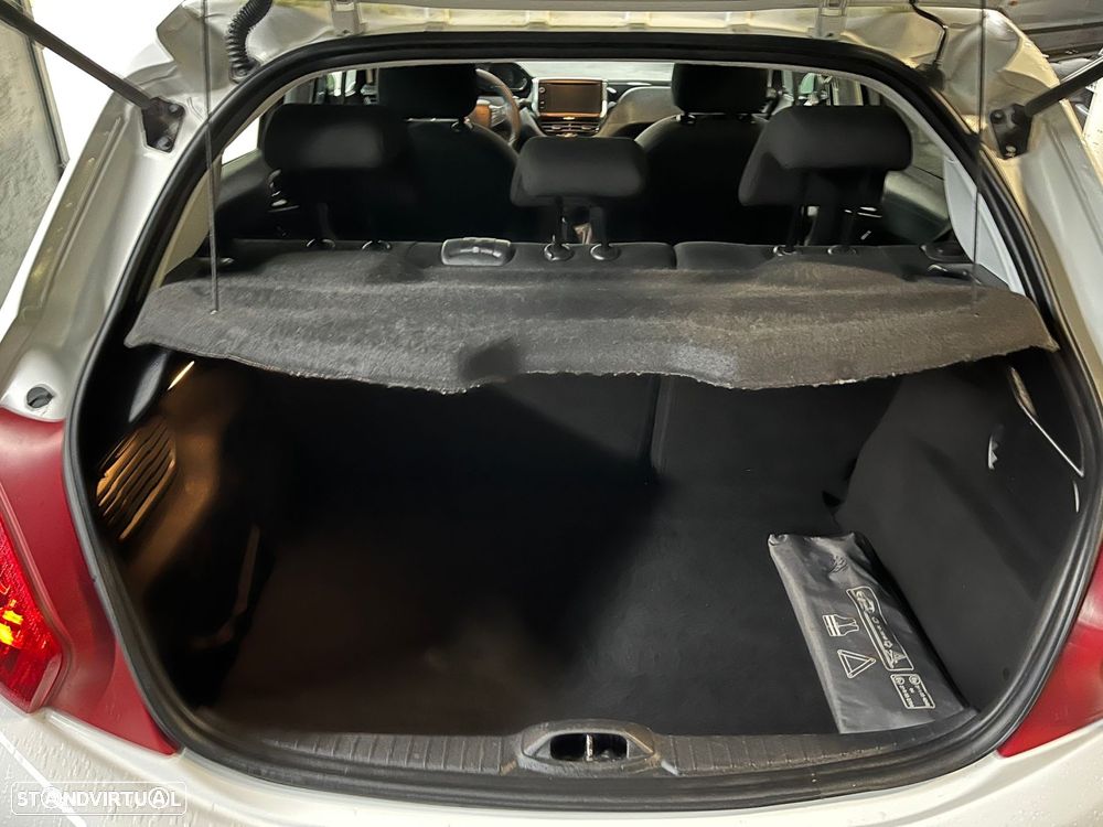 Peugeot 208 1.2 PureTech Allure - 22