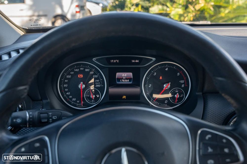 Mercedes-Benz A 180 d Fleet Pack Urban - 10