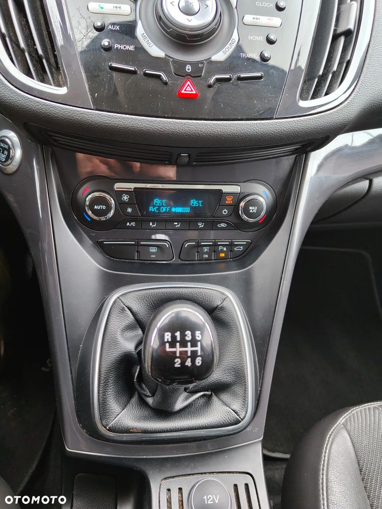 Ford Kuga 2.0 TDCi 4x4 Titanium - 24