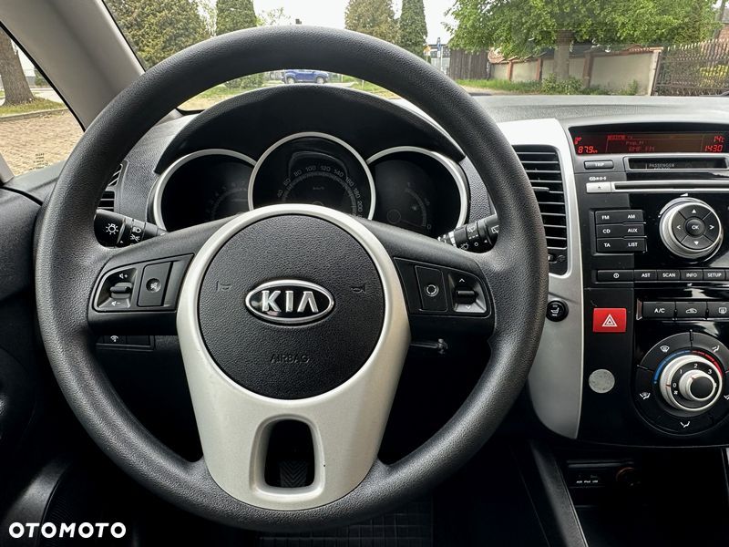 Kia Venga - 15